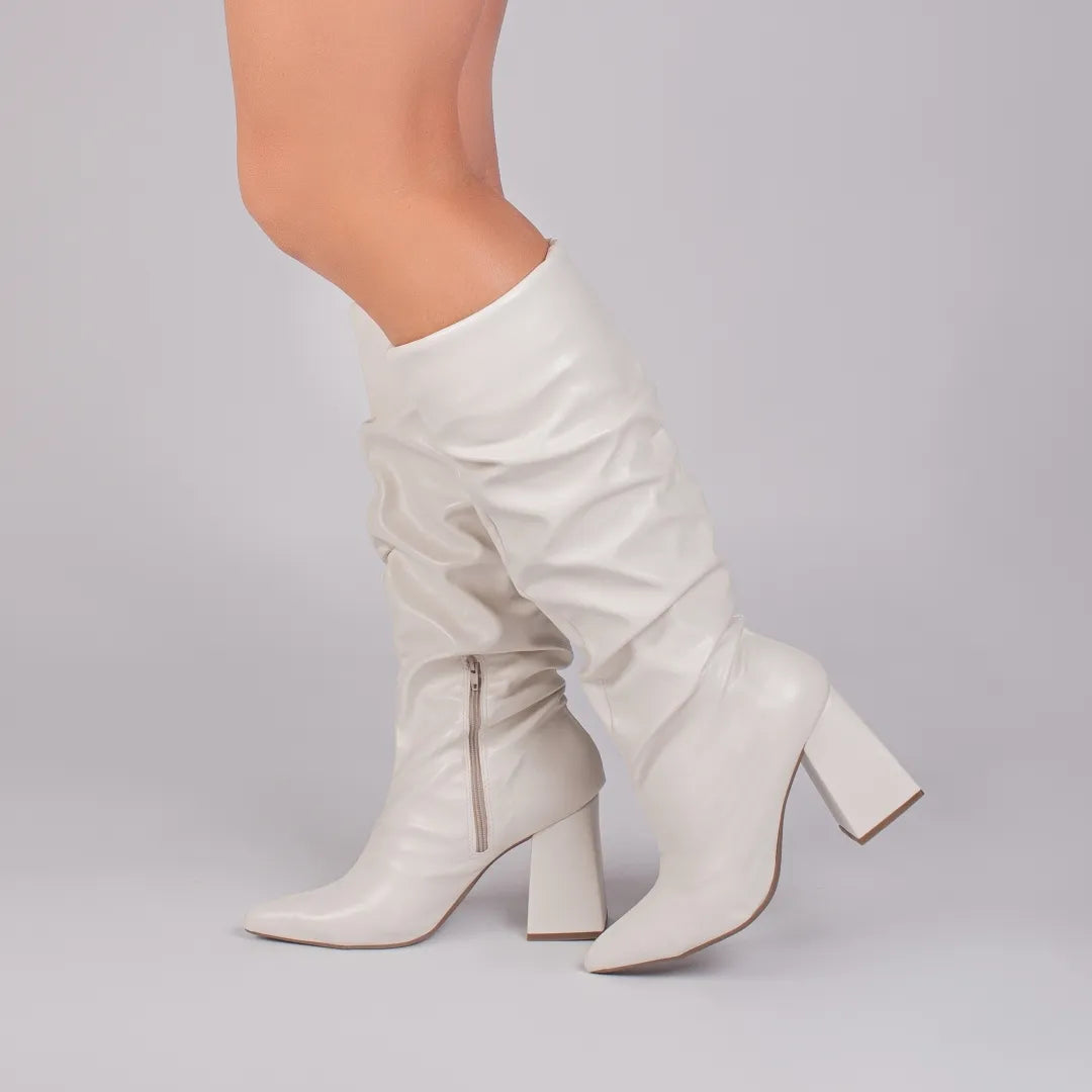 Bota Feminina Franzida Cano Médio Off White