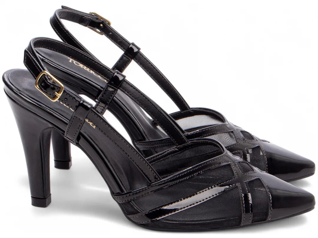 Sapato Scarpin Preto com Fivela