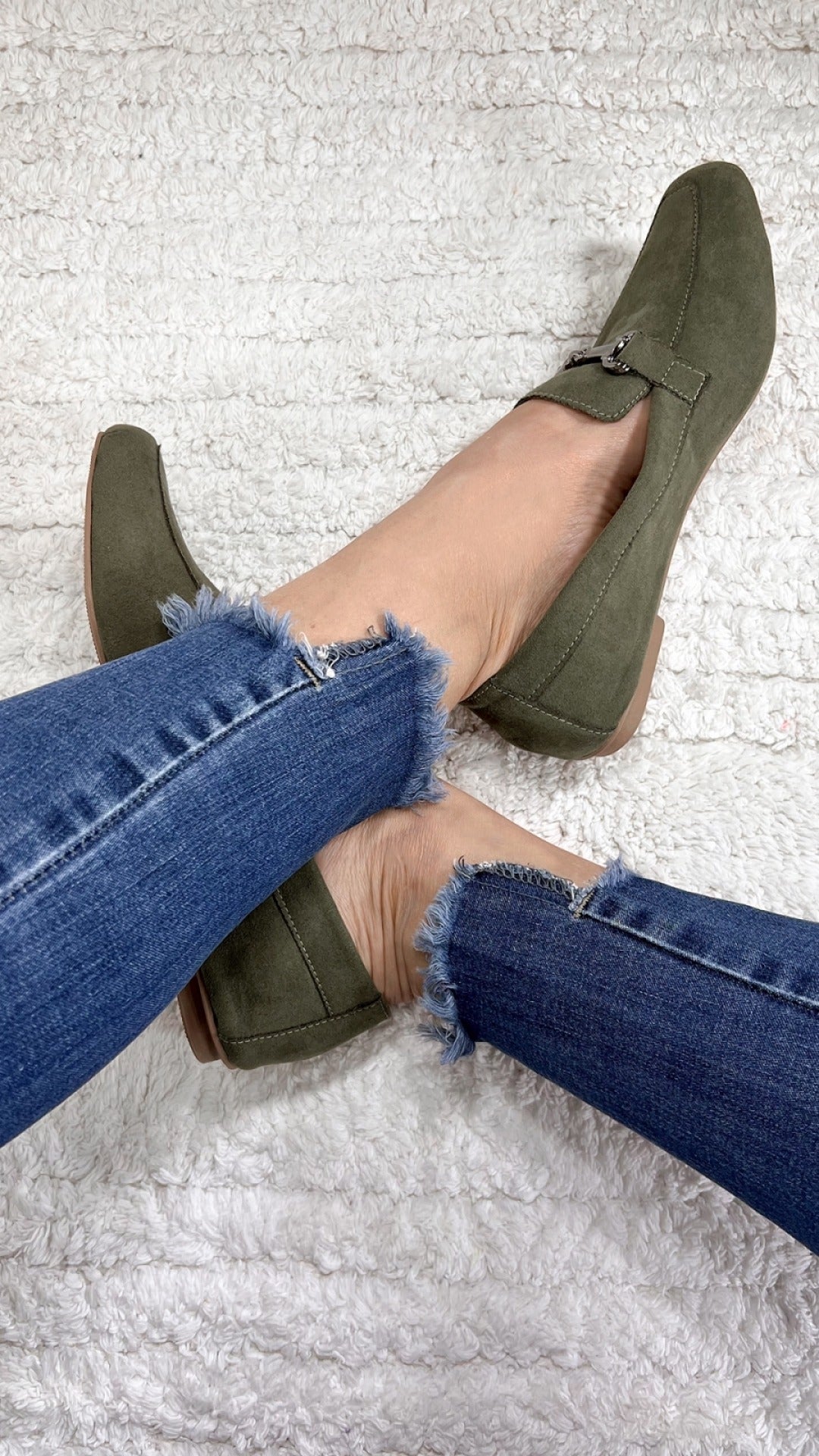 Mocassim Feminino Bico Alongado em Camurça Verde