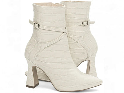 Bota Feminina Bico Fino Cano Médio Off White