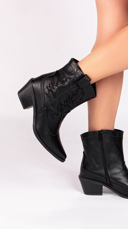 Bota Texana Feminina Cano Baixo Preto