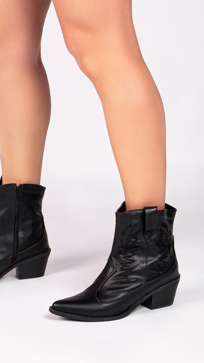 Bota Texana Feminina Cano Baixo Preto