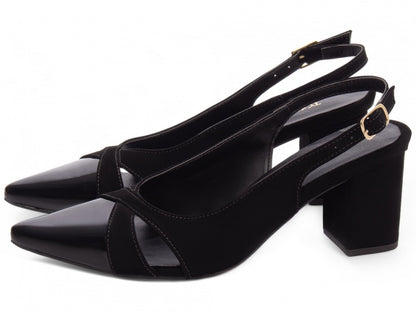 Sapato Scarpin Preto com Fivela