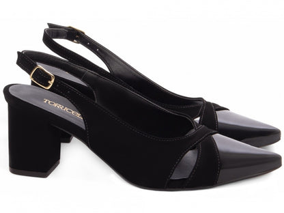 Sapato Scarpin Preto com Fivela
