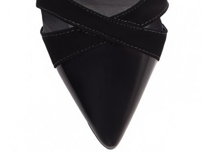 Sapato Scarpin Preto com Fivela