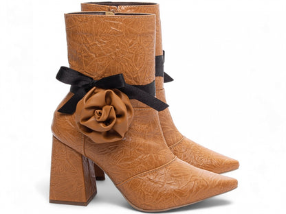 Bota Feminina Bico Fino Cano Médio Caramelo Vintage