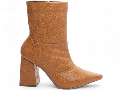 Bota Feminina Bico Fino Cano Médio Caramelo Vintage