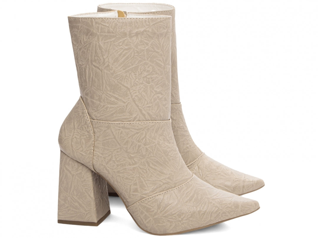 Bota Feminina Bico Fino Cano Médio Bege Vintage