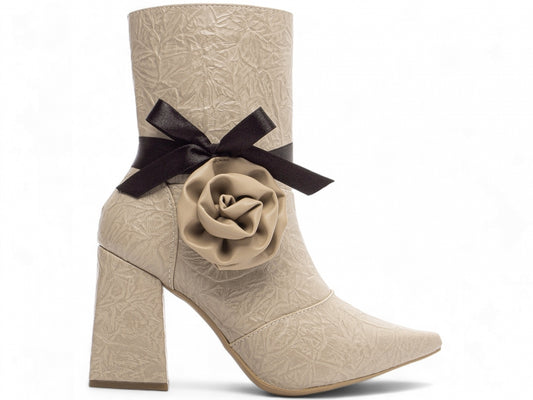 Bota Feminina Bico Fino Cano Médio Bege Vintage