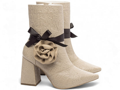 Bota Feminina Bico Fino Cano Médio Bege Vintage