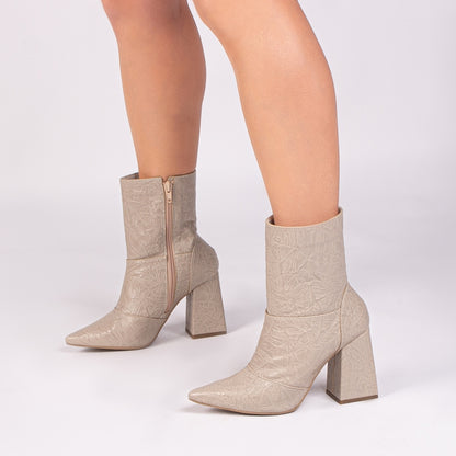 Bota Feminina Bico Fino Cano Médio Bege Vintage