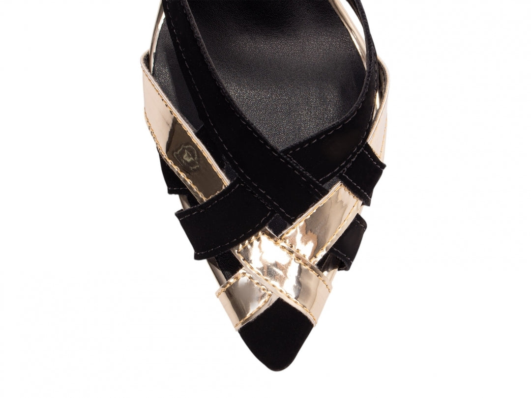 Sapato Scarpin Preto com Ouro