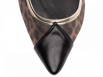 Scarpin Feminino Salto Alto com Fivela Dourada e Estampa Onça