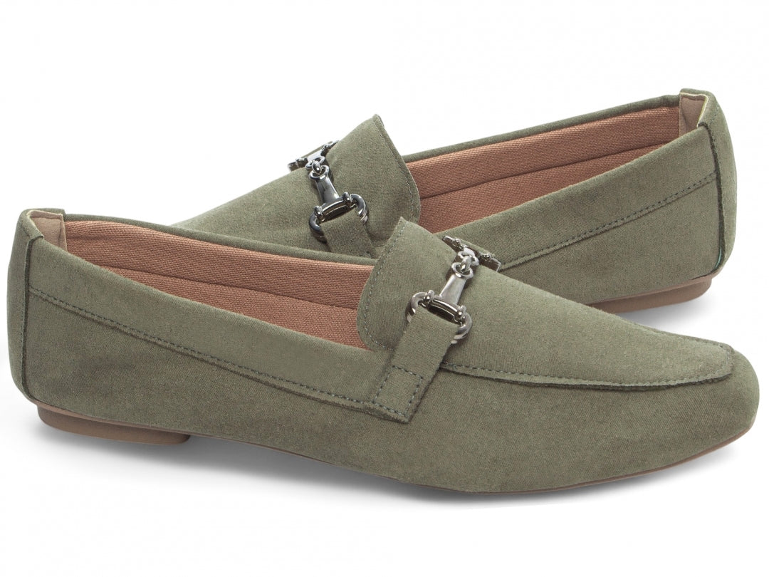 Mocassim Feminino Bico Alongado em Camurça Verde