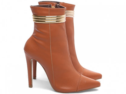 Bota Feminina Bico Fino Cano Médio Caramelo