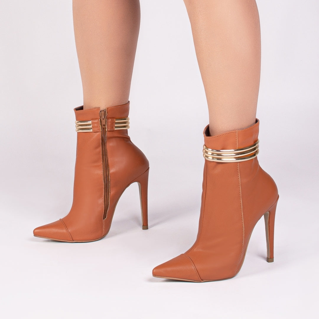 Bota Feminina Bico Fino Cano Médio Caramelo