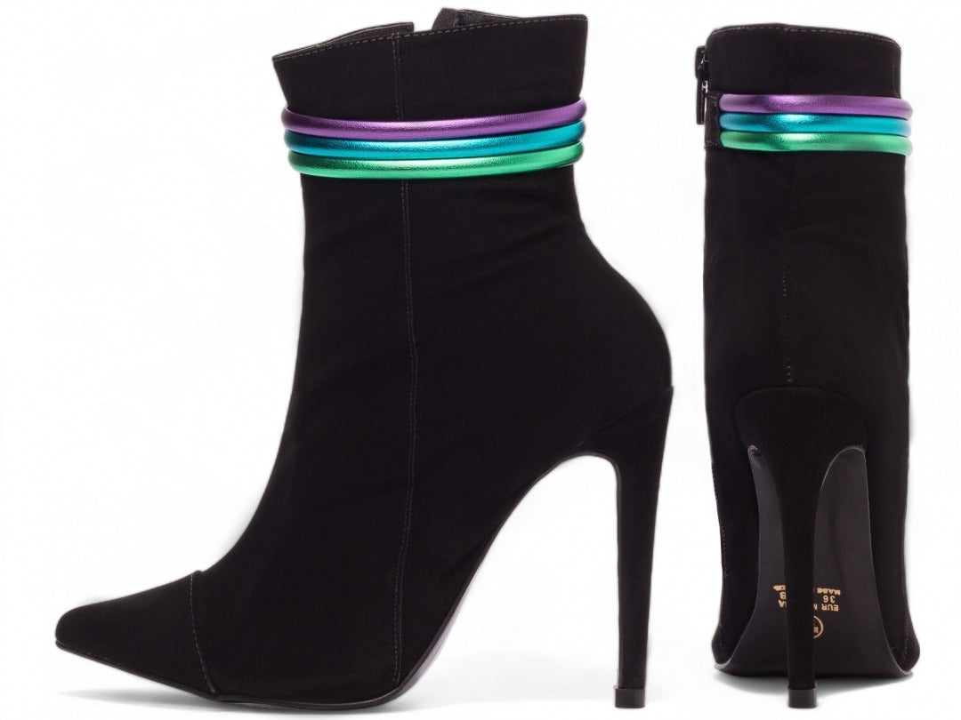 Bota Feminina Bico Fino Cano Médio Preto
