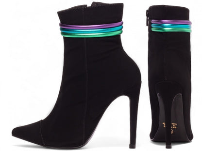 Bota Feminina Bico Fino Cano Médio Preto