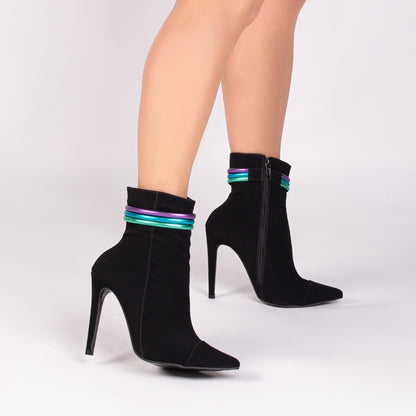 Bota Feminina Bico Fino Cano Médio Preto