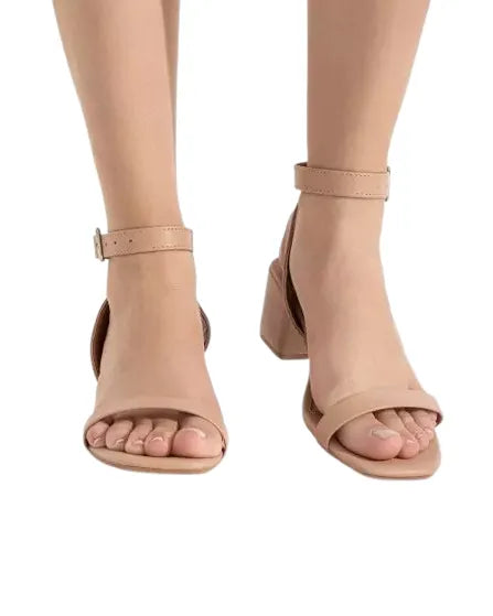 Sandália de Salto Quadrado Feminina Lisa com Fivela Nude